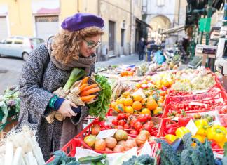 Jedzmy więcej warzyw Nowa piramida żywieniowa to więcej warzyw