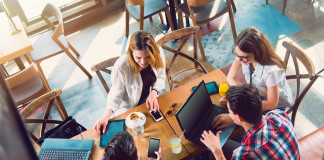 Dziś na rynku pracy jest 2 mln milenialsów, za 10 lat będzie ich 14 mln Millenialsi w pracy