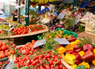 Nowa piramida: jedzmy więcej warzyw Warzywa to podstawa diety