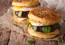 Znane smaki inaczej, czyli domowy ramen burger Nowy fast burger ramen burger