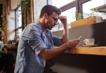 Polacy nie są w stanie rozstać się ze smartfonem Polacy nie mogą się rozstać ze smartfonem