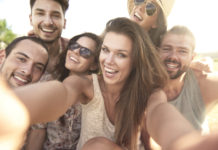 Selfie – współczesna wersja autoportretu? Selfie