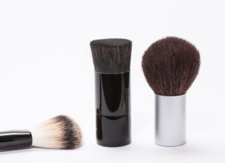 Pędzel kabuki – do czego służy i jak utrzymać go w dobrym stanie? Pędzle do makijażu