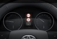 Dlaczego kierowcy ignorują znaki drogowe? TSS Road Sign Assist