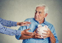 Nieuczciwi akwizytorzy uderzają w seniorów Oszukiwani staruszków