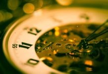 Zegarki – jak upolować promocję? zegarki na prezent