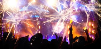 Sylwester na bogato, czyli jak się bawią celebryci i elity? Sylwester na świecie