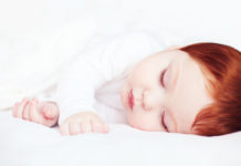 Fryzura na niemowlaka – jak dbać o włosy maluchów Fryzura niemowlaka