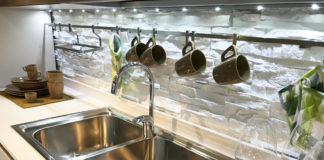 Wybór baterii kuchennej – na co zwrócić uwagę? Kran w kuchni