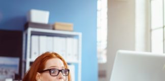 20% informacji w social mediach to fake news fake newsy w internecie