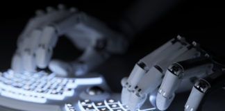 Media społecznościowe walczą ze spamem, obraźliwymi komentarzami i treściami słabej jakości Fake news na Facebooku