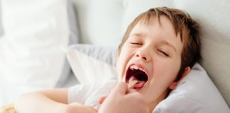 Profesjonalna podpora na ból gardła juniora