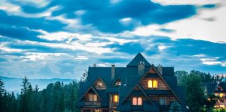 Zakopane noclegi – czym warto się kierować, poszukując hotelu idealnego na wyjazd z dziećmi? Pensjonat w górach