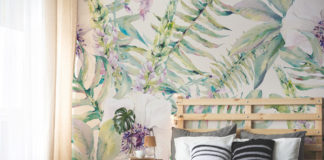 Rodzaje fototapet ściennych – na co zwrócić uwagę? Fototapeta na scianie sypialni