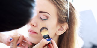 Top 6 podkładów mineralnych do twarzy Top 6 podkładów mineralnych do twarzy