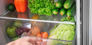 Jak przedłużyć świeżość żywności? Zobacz! Świeża żywność w lodówce