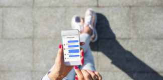 Z szefem na Fejsie z przełożonym na portalach społecznościowych