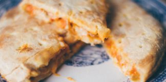 Krótka historia pizzy calzone – zobacz, jak powstało to wyśmienite danie! Pizza calzone
