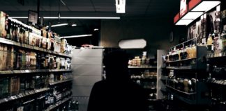 Kosztowne formalności w dystrybucji alkoholi