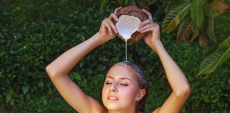 Sucha skóra głowy. Poznaj 4 składniki, które skutecznie ją nawilżą! Piękne włosy a zdrowa dieta