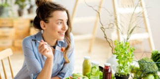 Jak dbać o florę bakteryjną jelit? Mikroodżywianie