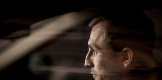 Mroczna Warszawa i jej mieszkańcy w serialu HBO „Ślepnąc od świateł”. Twórcy mówią o produkcji premiera ślepnąc od świateł