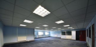 Otwarta przestrzeń biurowa – jakie posiada wady i zalety? Biuro open space