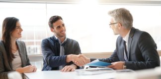 Chwilówka tradycyjna czy na raty? Wady i zalety obu rozwiązań Podczas podpisywania umowy chwilówki