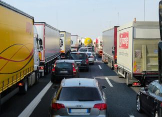 Firmy z branży budowlanej stawiają na faktoring Transport drogowy