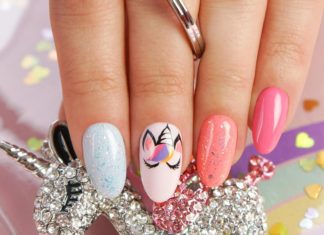 Przeciwieństwa się przyciągają, czyli brokat i mat w Twoim manicure!