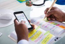 Kalendarze książkowe czy interaktywne? Kalendarz książkowy i interaktywny