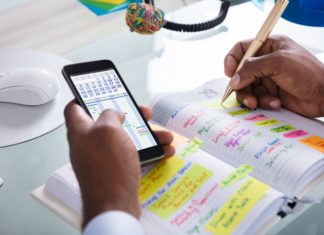 Kalendarze książkowe czy interaktywne? Kalendarz książkowy i interaktywny