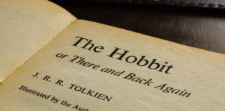 Tolkien – jaki jest film biograficzny o twórcy Władcy Pierścienia Hobbit Tolkiena strona tytułowa