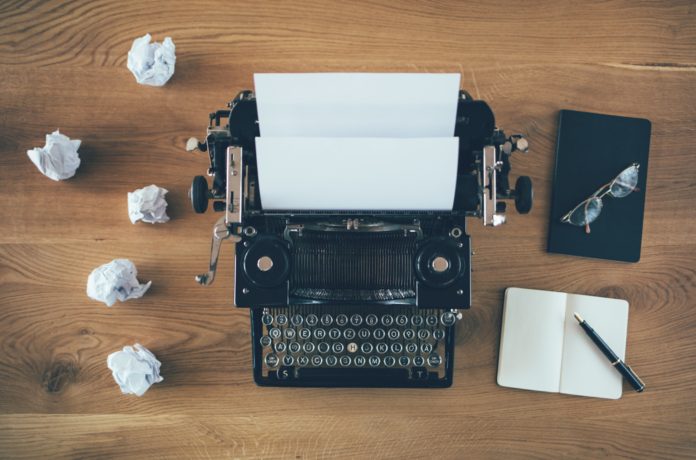 maszyna do pisania w stylu vintage