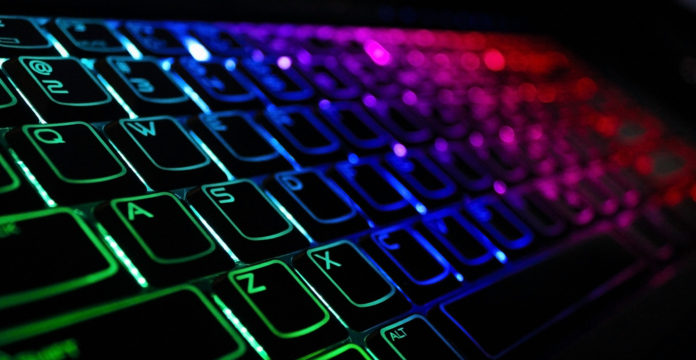 podświetlona klawiatura komputerowa