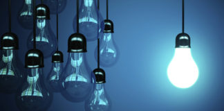 Żarówki LED – Jak wybrać odpowiednie? zgaszone żarówki ozdobne obok jednej zapalonej