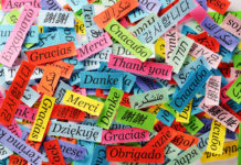 Efektywna nauka języka obcego – czyli jaka? kolorowe karteczki z napisem dziękuję w różnych językach