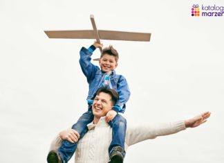 Prezenty dla każdego taty: smakosza, miłośnika sportu lub emocji! tata i syn puszczający samolot