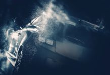 Jak sprawnie umyć z zewnątrz i wyczyścić od wewnątrz samochód? Kilka praktycznych porad mycie auta