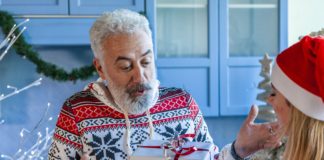 Co kupić dziadkowi pod choinkę 5 stylowych zegarków do 250 zł prezent dla dziadka pod choinkę