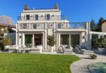 Projekty domów w stylu klasycznym piękny klasyczny dom z ozdobnymi tarasami