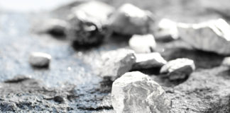 Platyna – czym jest, skąd się bierze, jakie ma zastosowania i od czego zależy jej wartość? platyna