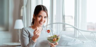 Zielona dieta dla dwojga kobieta w ciąży owoce warzywa