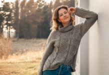 Chcesz szybko i skutecznie pokonać zakażenie układu moczowego – zapytaj o FEMANNOSE® N kobieta zapalenie pęcherza