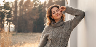 Chcesz szybko i skutecznie pokonać zakażenie układu moczowego – zapytaj o FEMANNOSE® N kobieta zapalenie pęcherza