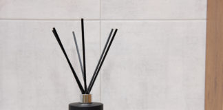 Czym się kierować przy wyborze dobrego odświeżacza powietrza? olejek zapachowy odświeżacz powietrza w toalecie