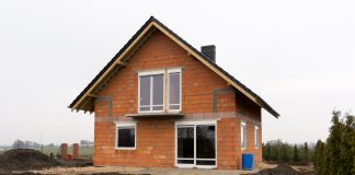 Audyt działki budowlanej- jak sprawdzić stan prawny działki? dom w budowie