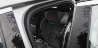 Foteliki samochodowe do 36 kg – jak wybrać najlepsze? fotelik samochodowy