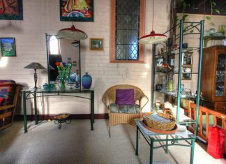 Eklektyzm w wystroju wnętrz, czyli jak zestawić ze smakiem stare z nowym? eklektyczny salon