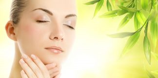 Tych składników szukaj w kosmetykach naturalnych! kobieta kosmetyki naturalne